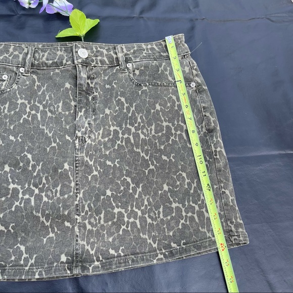 green camo skirt American Eagle Hi-Rise Mini Size 16  new without tags. - Picture 7 of 7